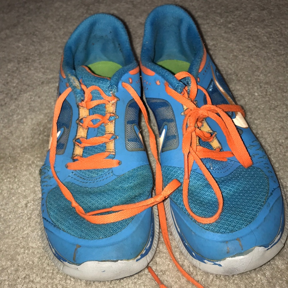 Nike free runs 5.0
